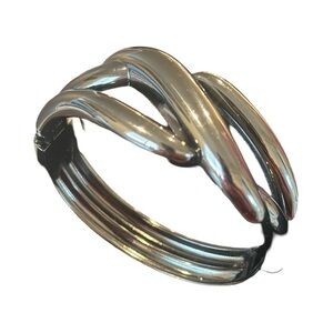 Lia Sophia Lia Sophia "Galena" Twisted Hematite Gunmetal Bangle Magnetic Clasp